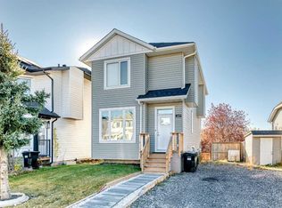 2435 Riverstone Rd SE, Calgary, AB T2C 4E2