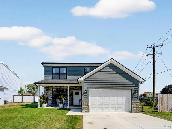 25760 Groveland St, Roseville, MI 48066