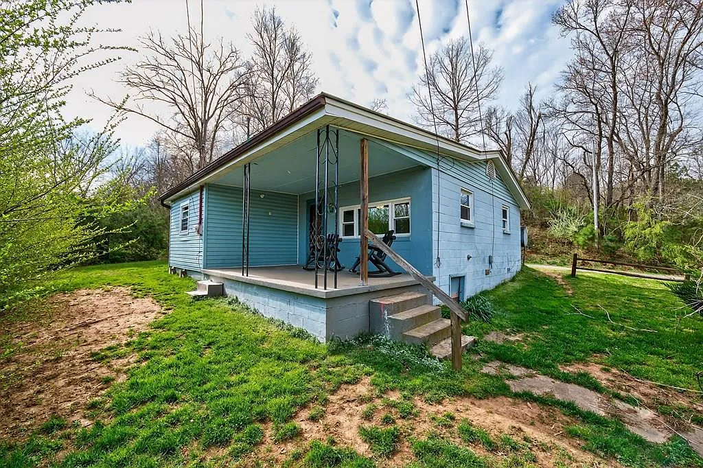 19 Scenic Heights Dr photo 1