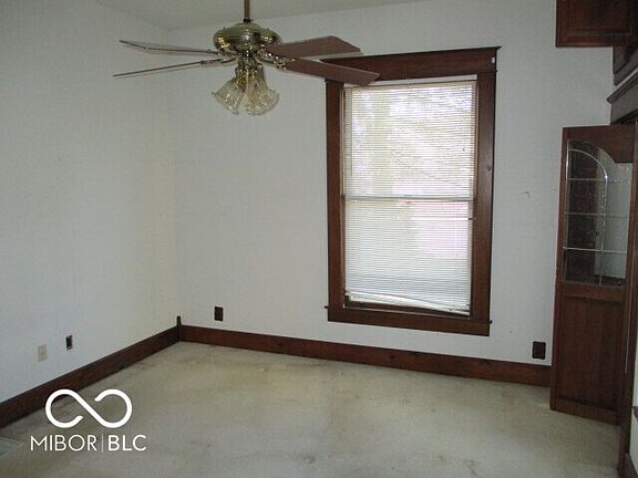 5th image of 206 N East St