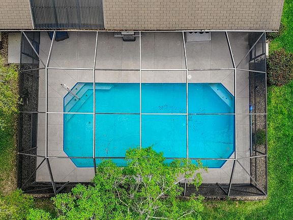 5th image of 692 Breckenridge Dr