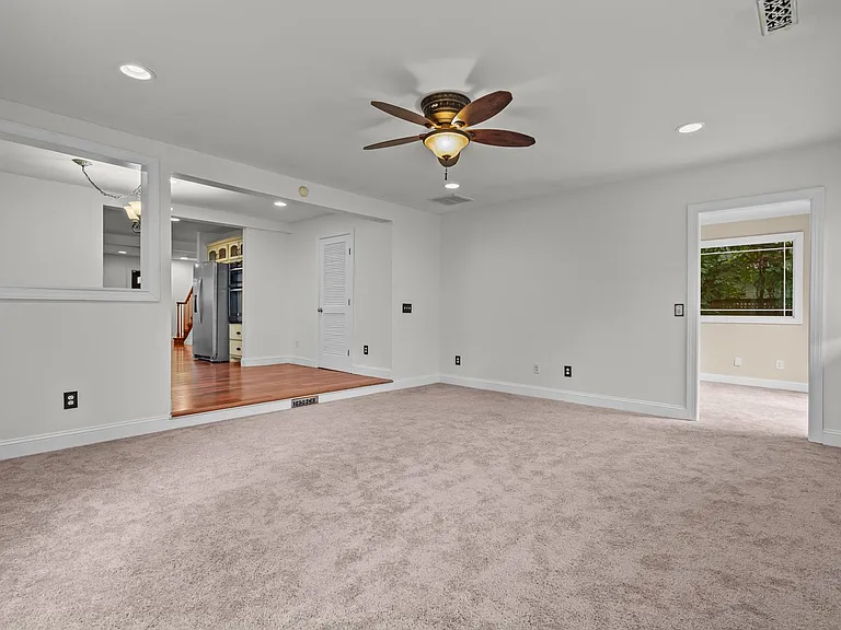 835 N Ashe St — Photo 2
