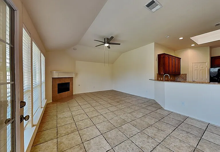 15748 Appaloosa Dr — Photo 2