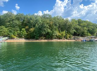 1823 S Arrowhead Dr, Westminster, SC 29693