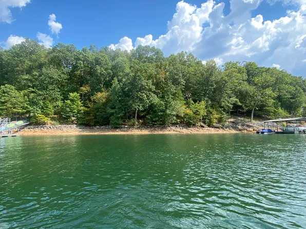 1823 S Arrowhead Dr, Westminster, SC 29693