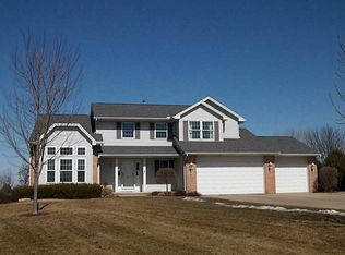 5766 W Mustang Rd, Cedar Rapids, IA 52411