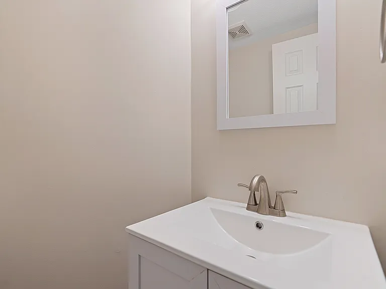 1409 Hartland Woods Way — Photo 15