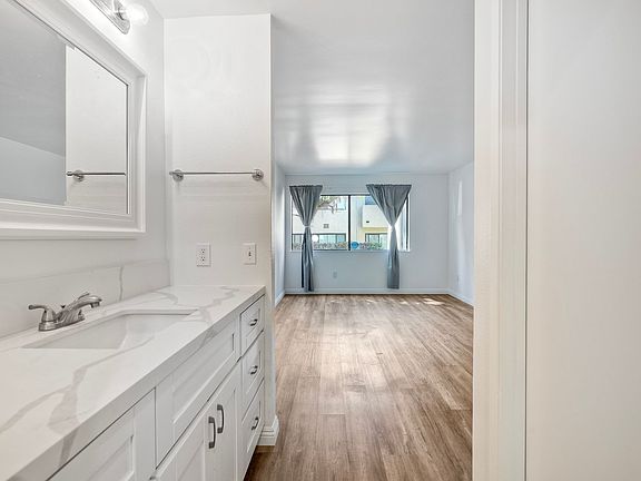 4th image of 391 N Melrose Dr Unit A
