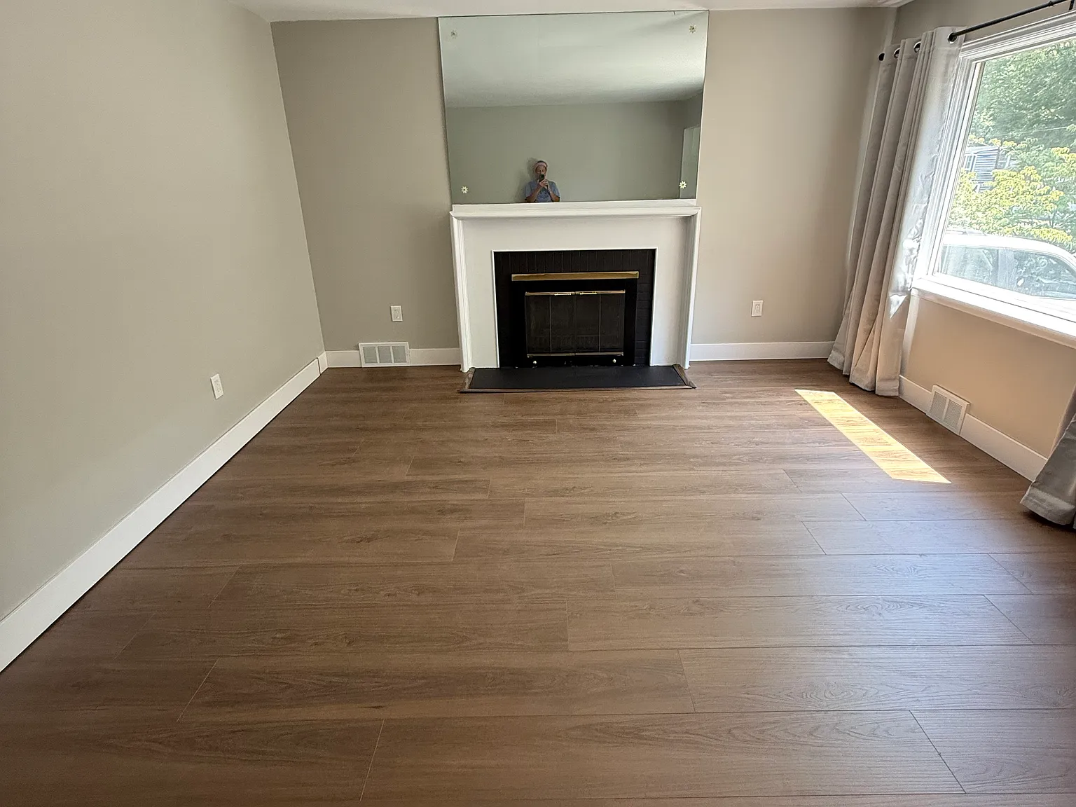 3 bed, 1400 sqft, $3,200 — Photo 2