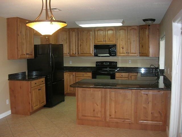 2nd image of 5133 E Oneida St