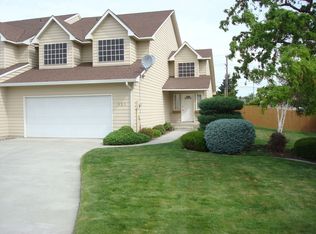 321 W Canyon Lakes Dr, Kennewick, WA 99337