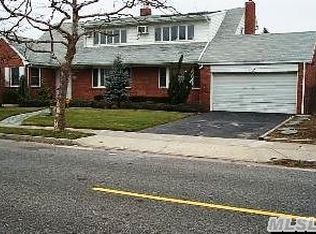605 E Beech St, Long Beach, NY 11561