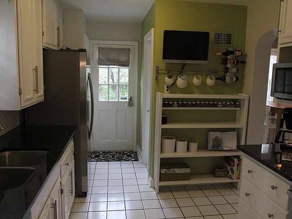 5th image of 1120 W 77th St