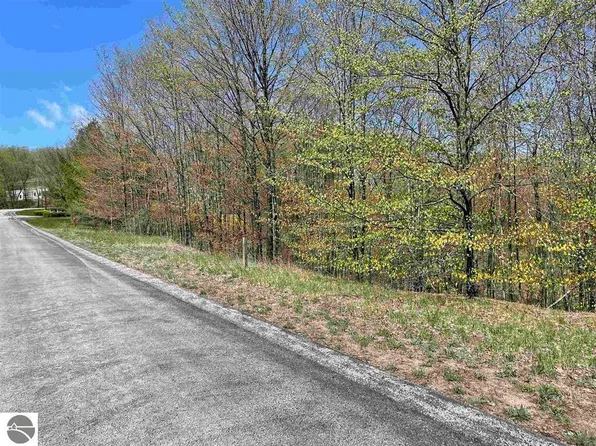 4863 Grayhawk Blvd #15, Traverse City, MI 49684