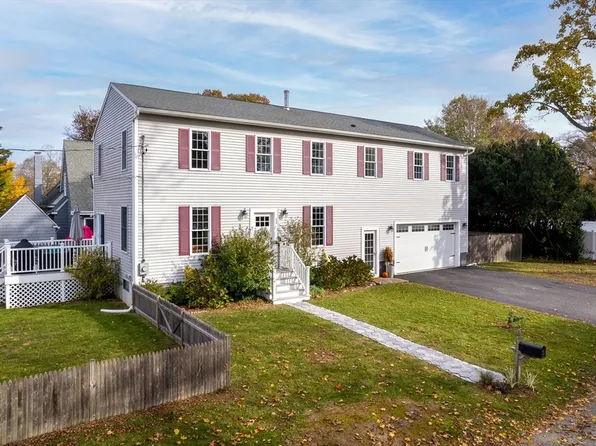 11 Sylvester St, Barrington, RI 02806