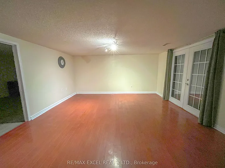 73 Hickling Trl — Photo 3