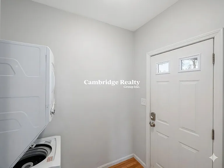48 Derby St #1T — Photo 8