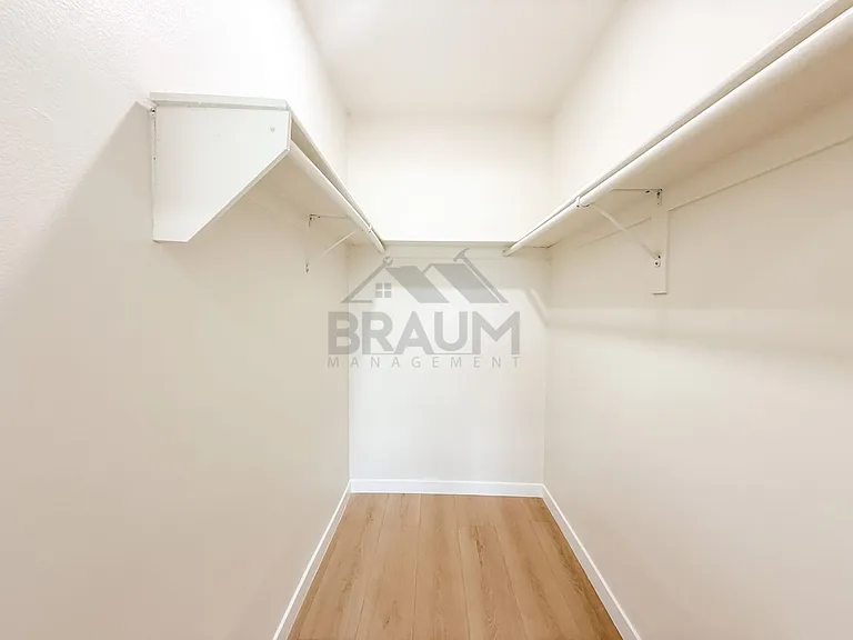COLLINS — Photo 49