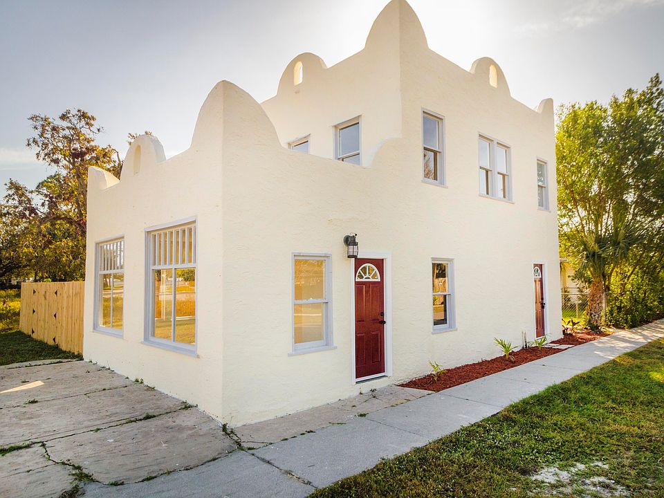 1st image of 203 E Avenue B