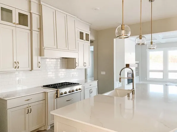 1441 Palmer Dr N, Lake Elmo, MN 55042