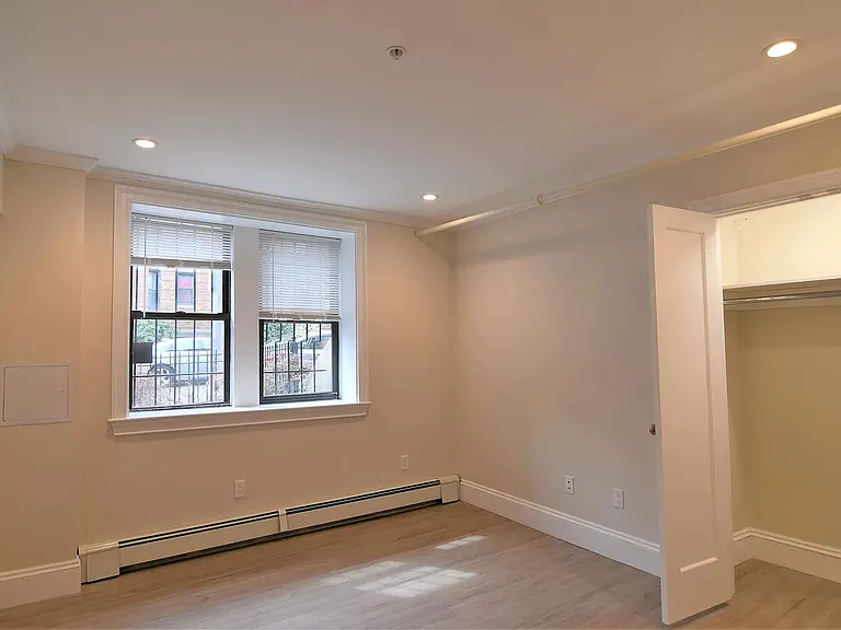 31 Glenville Ave #A — Photo 6
