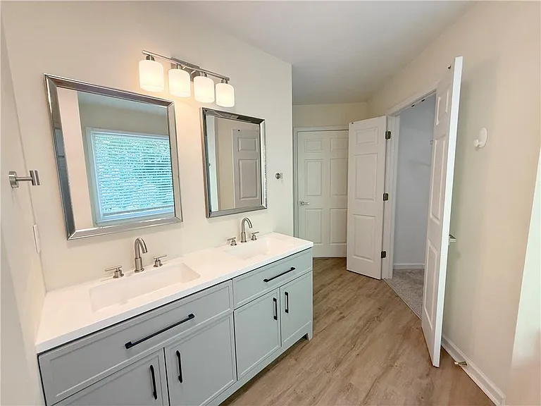 350 Laurel Glen Xing — Photo 19