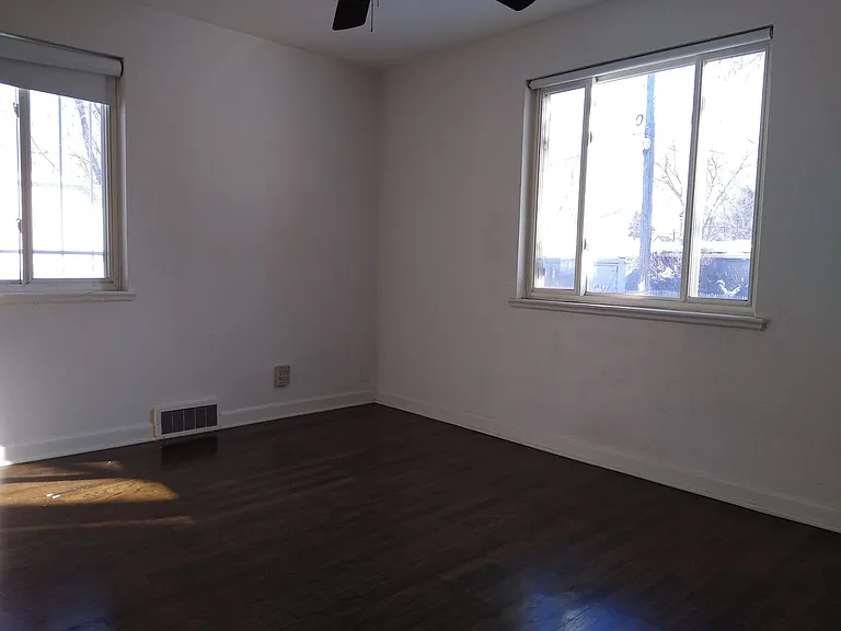 2128 Hooker St — Photo 15