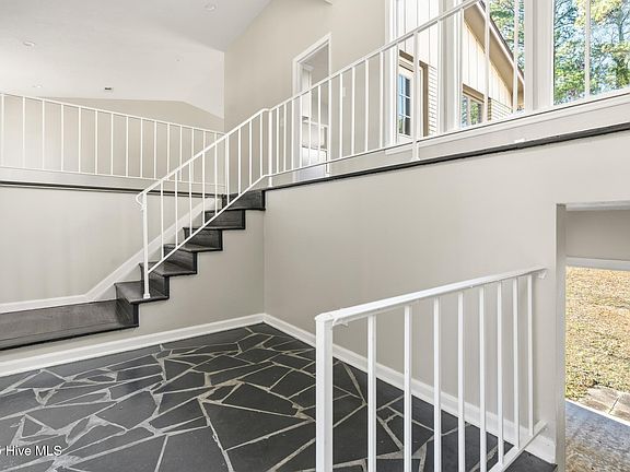 2nd image of 1431 Cumberland Circle