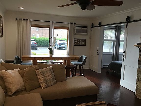 4th image of 320 Maryland Ave #11D