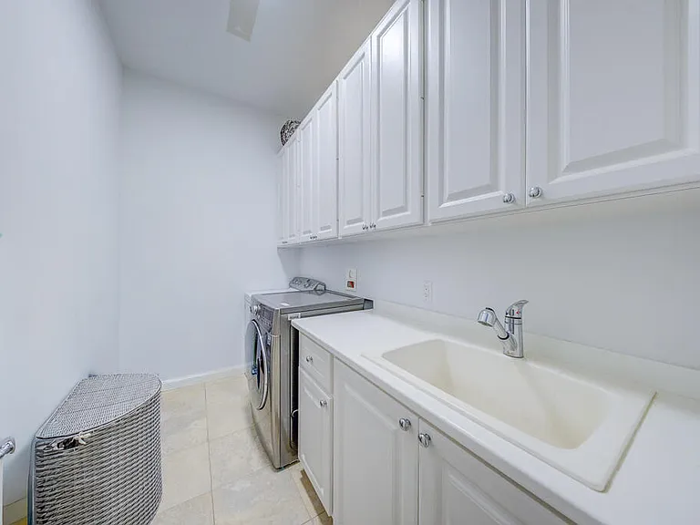 3346 Josephine St — Photo 24
