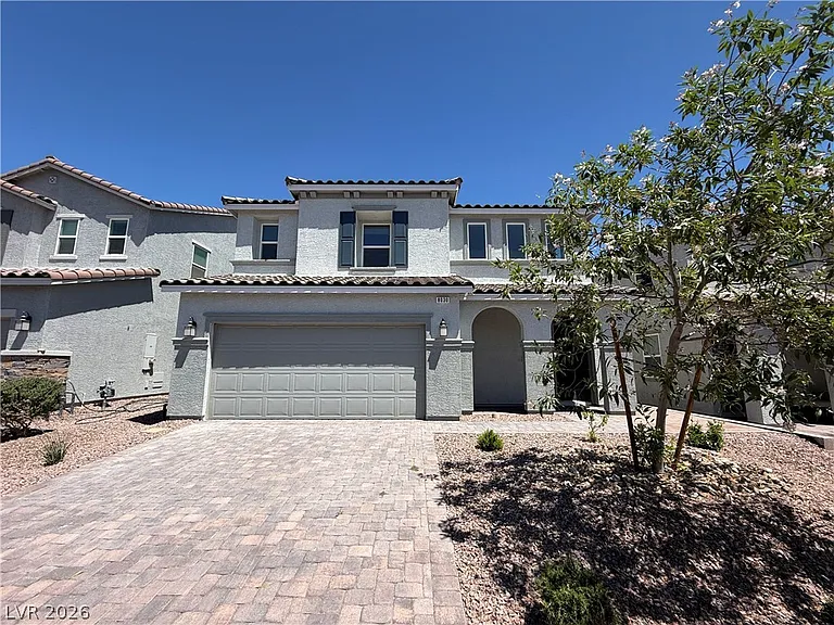 8030 Minavalle Ave — Photo 2