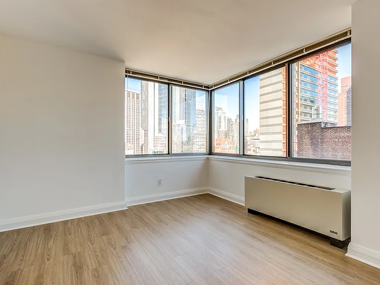 800 6th Ave #19-G — Photo 6