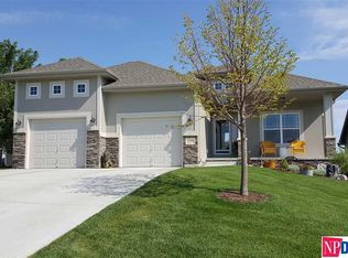 15484 Ogden Cir, Omaha, NE 68116