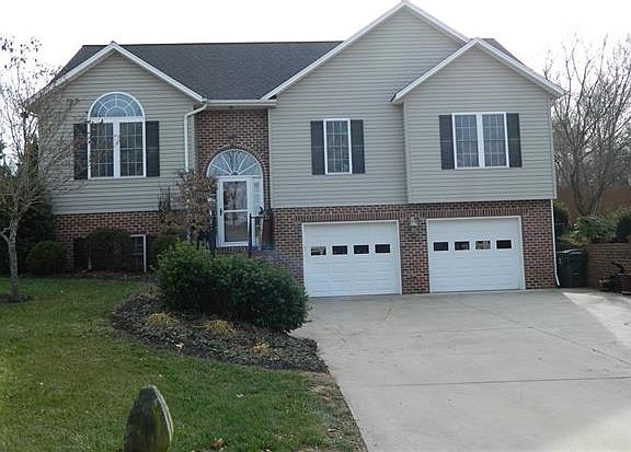 2nd image of 104 Delia Hall Ln