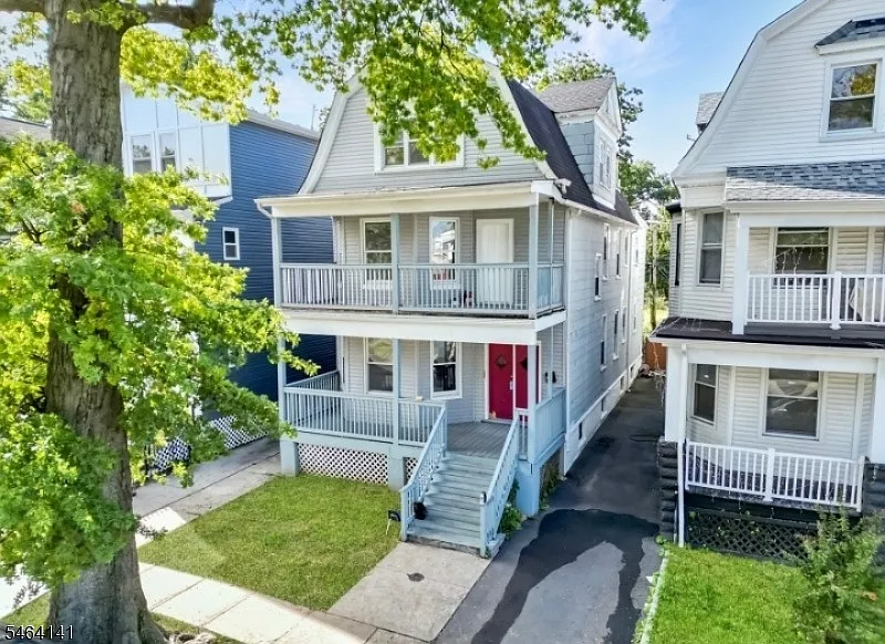1 bed, 1.0 bath, $1,800 — Photo 1