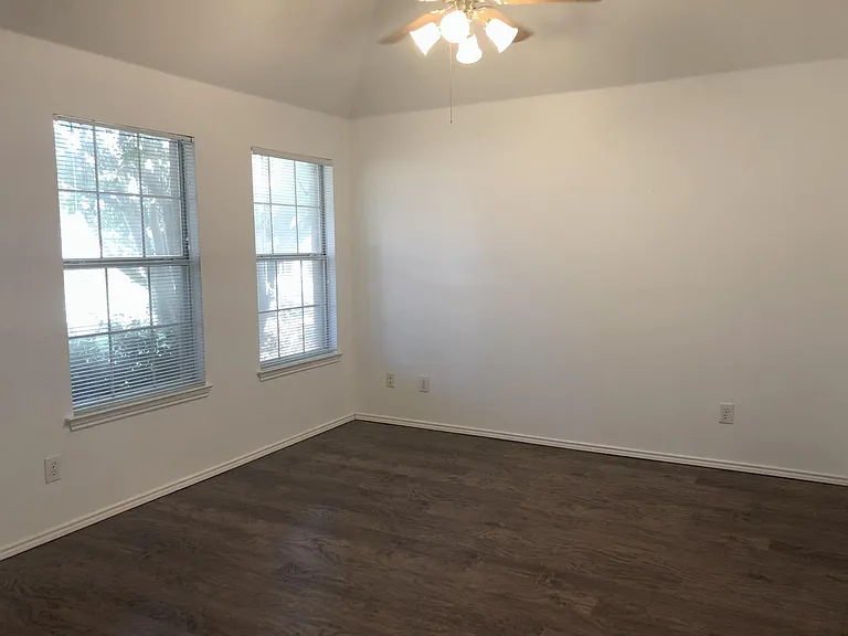 9113 Couples Dr — Photo 5