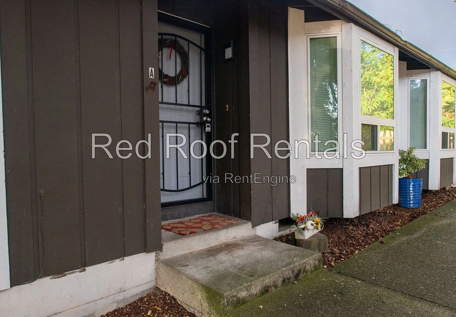2 bed, 1.5 bath, 870 sqft, $1,950 — Photo 2