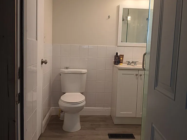 5610 E Marina Dr — Photo 2