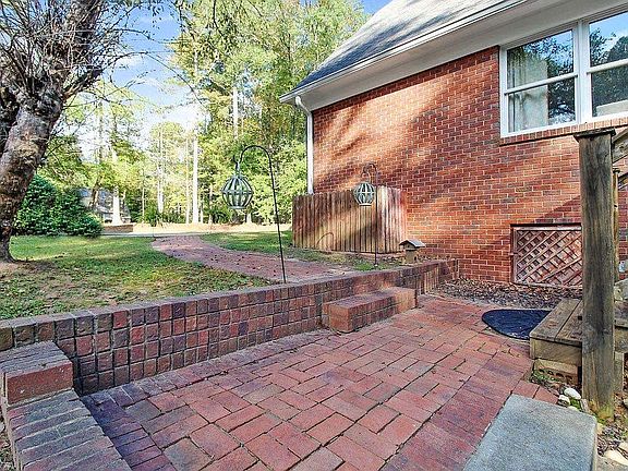 5th image of 496 Fox Hollow Wood Dr