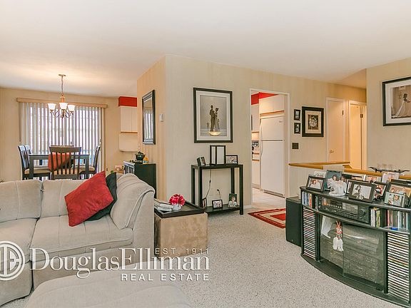 2nd image of 27 Smithtown Polk Blvd