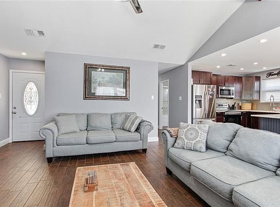 5th image of 511 Dell Dr