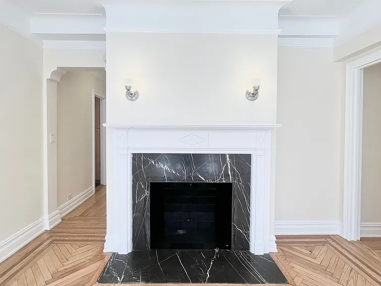 210 E 68th St #8L — Photo 2
