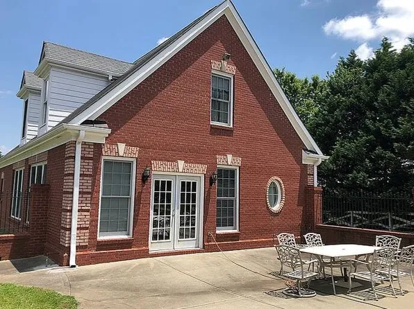 2825 Wallace Rd, Buford, GA 30519