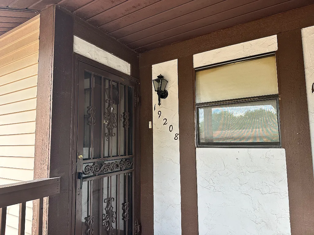 19208 Pine Dr Unit 204 photo 1