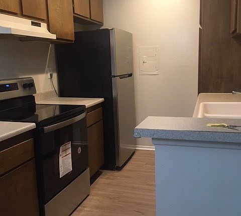 5th image of 23515 Lyons Ave Unit 166