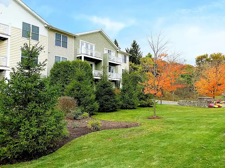 Ridgefield Commons — Photo 2