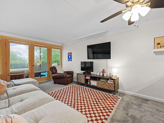 5th image of 2749 Sullins St #B305