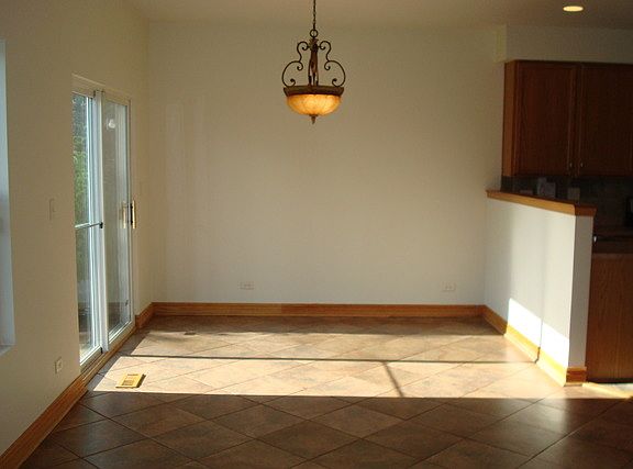 3rd image of 3051 Creekside Dr