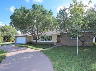 1741 Eagles Nest Dr, Belleair, FL 33756