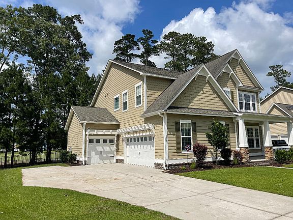 5th image of 201 Silver Cypress Cir